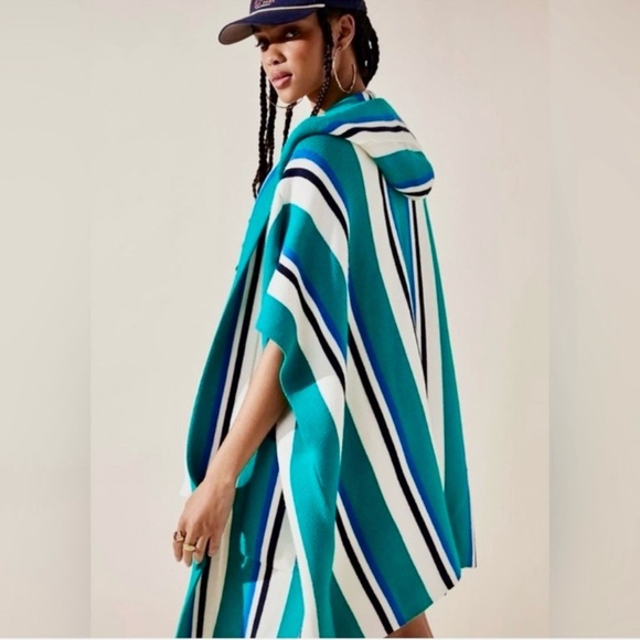 Free People All I Need Hooded Beach Poncho Coverup - Picture 6 of 6